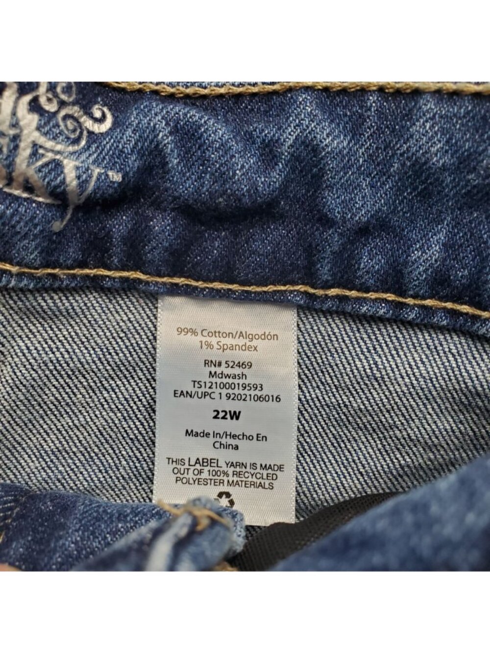Terra & Sky Shorts Womens 22W Blue Midwash Distressed Raw Hem Stretch Denim - Picture 4 of 12